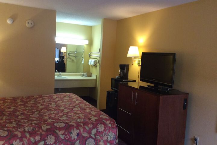 Room 12 of 35