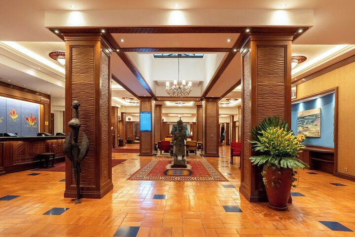 Entrance & Lobby