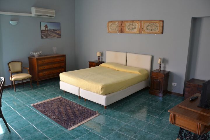 Room 2 of 11