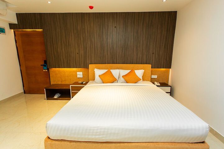 Room 10 of 34