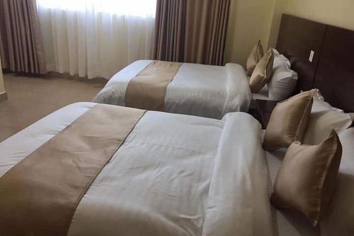 Room 16 of 40
