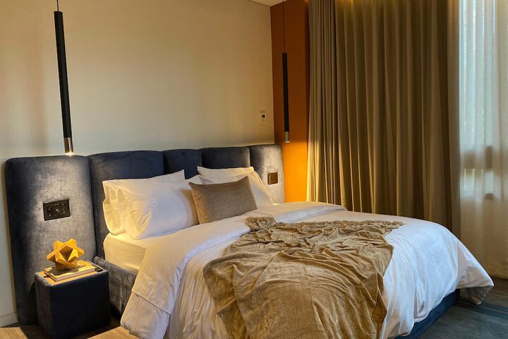 Room 11 of 93