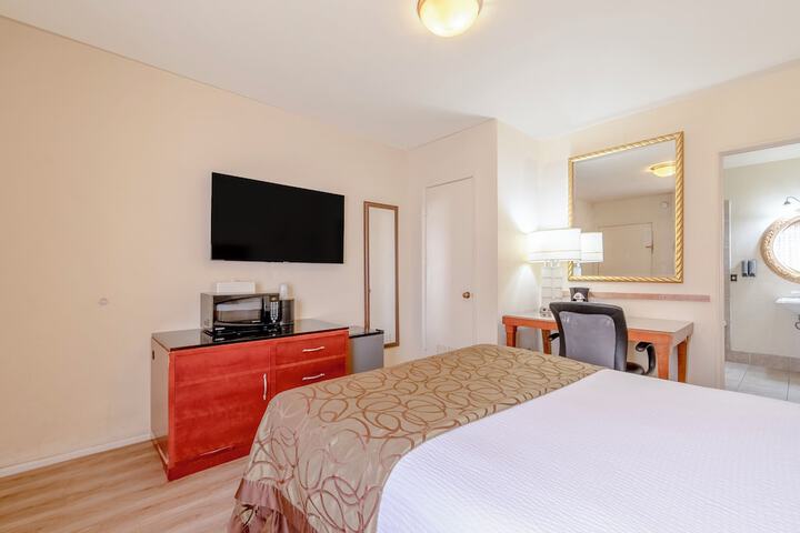 Room 46 of 77