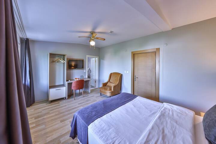 Room 13 of 125