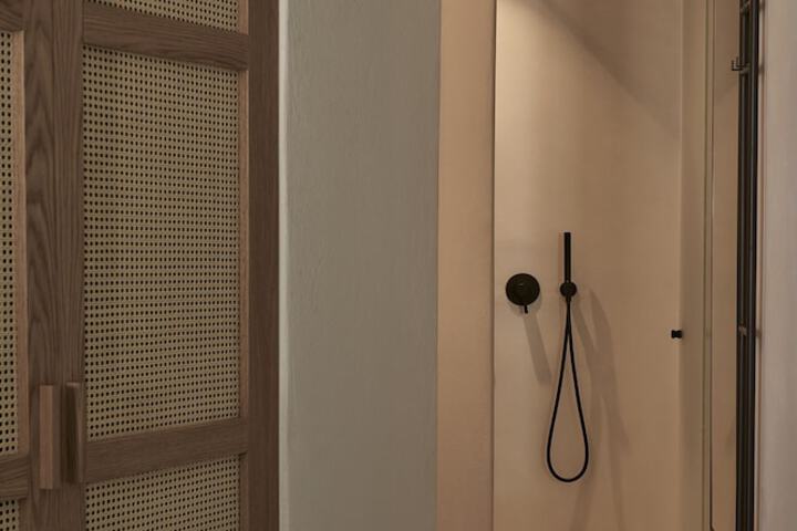 Room 46 of 64