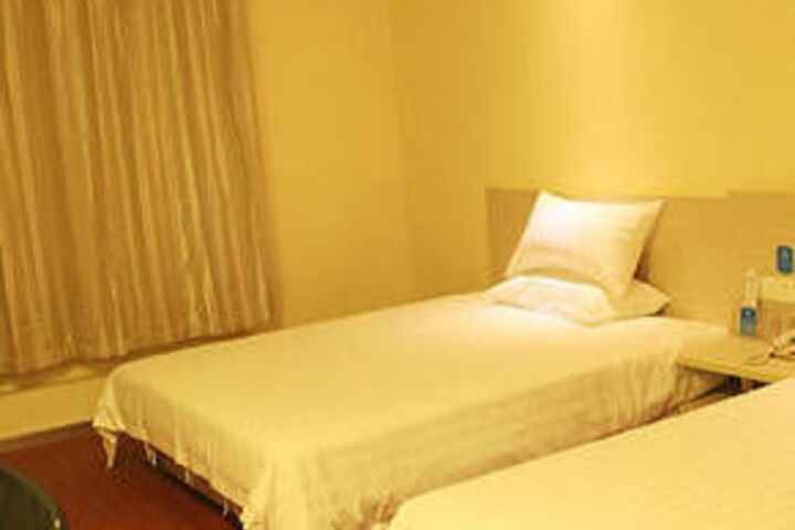 Room 4 of 26