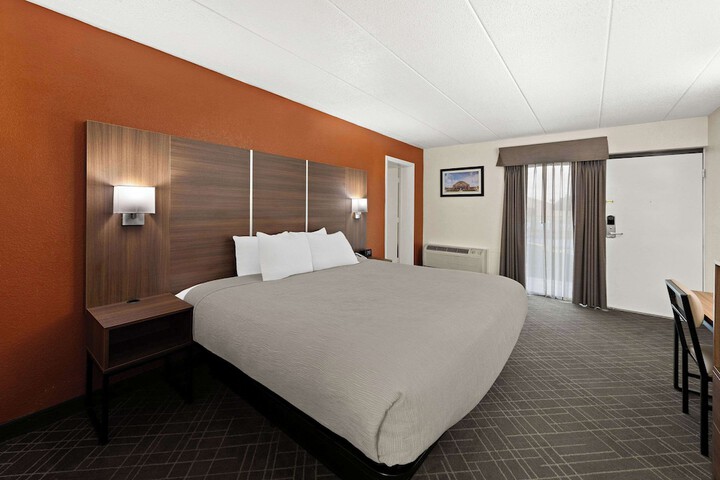 Standard | King Bed (16 of 26)