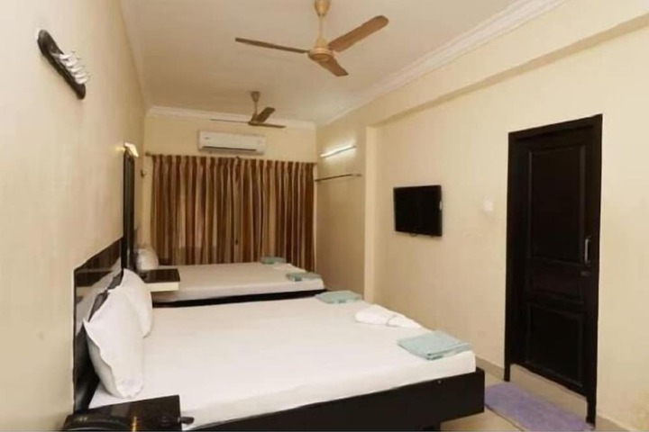 Room 4 of 7