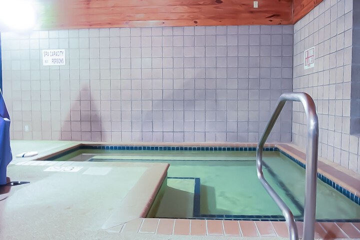 Pool 17 of 22