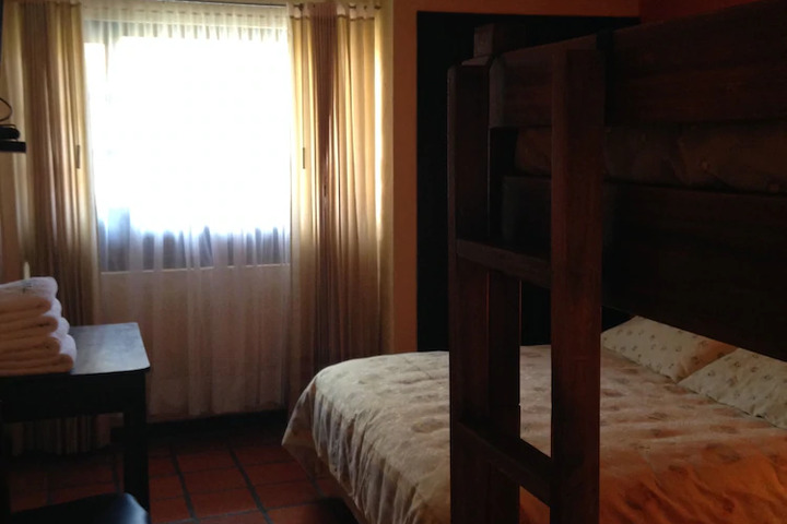 Room 3 of 10