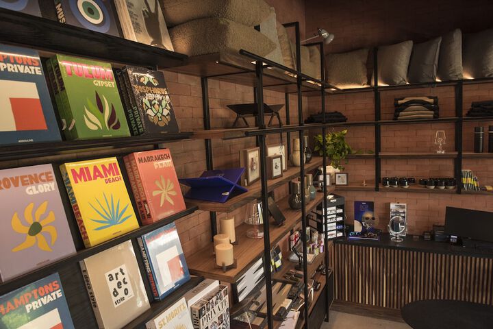 Gift Shop 81 of 131