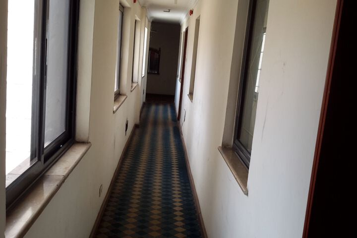 Room 11 of 28