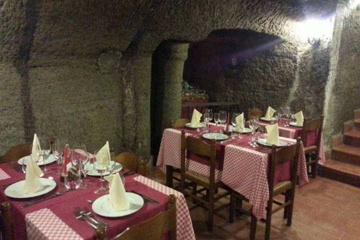 Dining 21 of 23