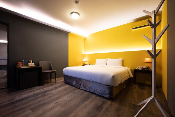 Room 18 of 46