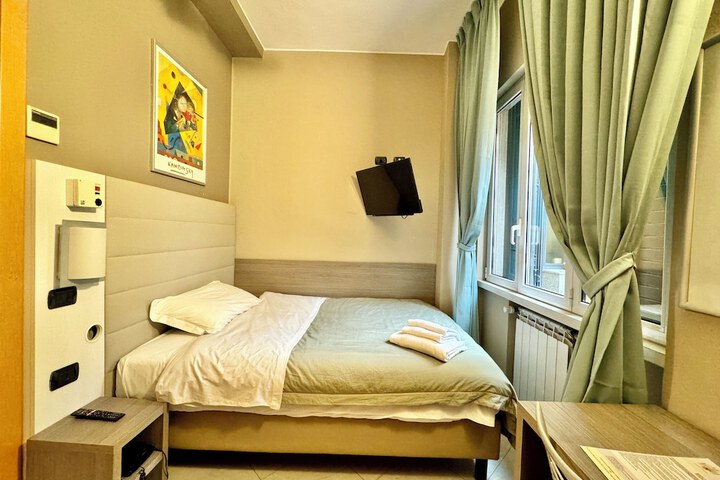 Room 16 of 37