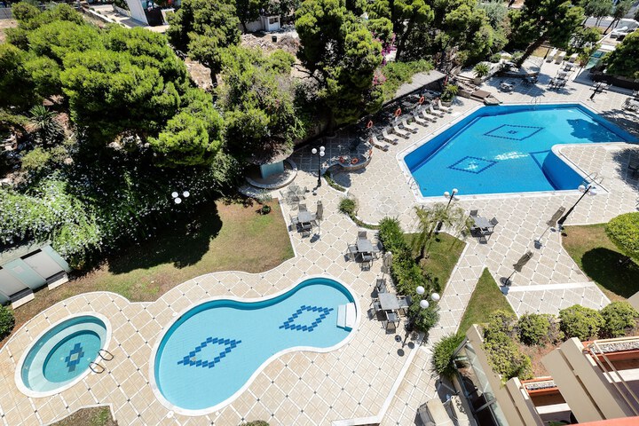 Pool Hotel