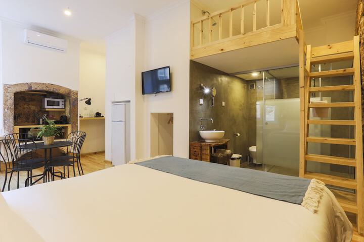Room 2 of 86