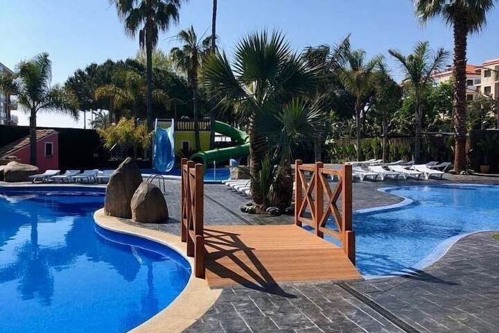 Pools & Facilities