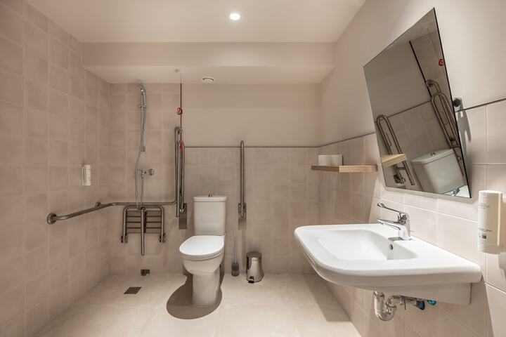 Room 43 of 48
