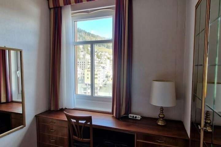 Room 22 of 90
