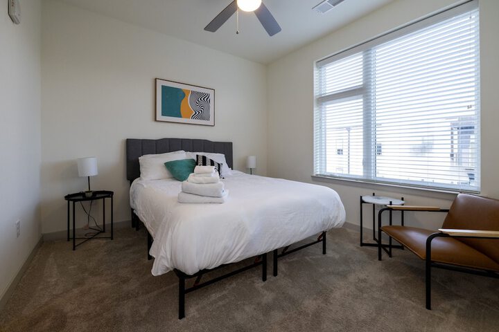 Room 8 of 136