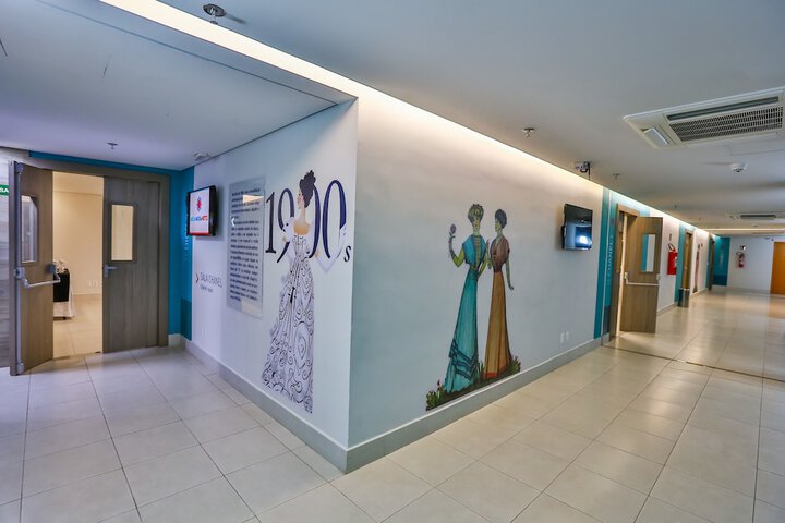 Ballroom/Hall 37 of 43