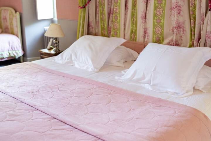 Room 40 of 169