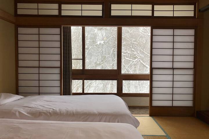 Room 22 of 40