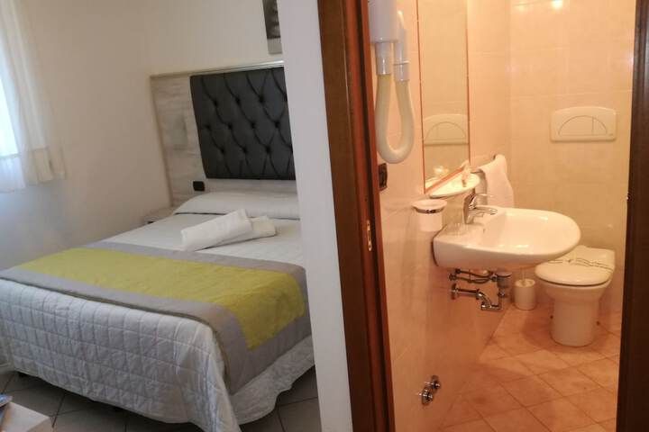 Room 44 of 96