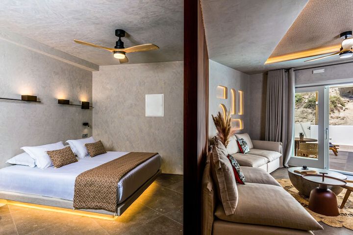 Room 4 of 108