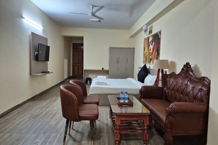 Room 5 of 7