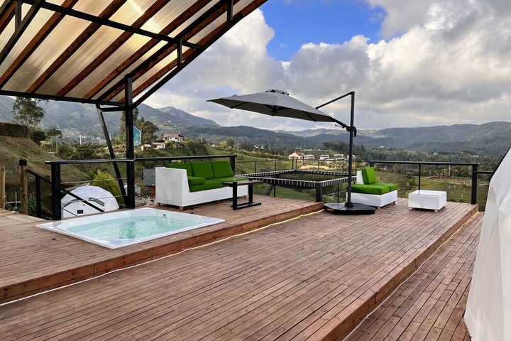 Terrace/Patio 14 of 33