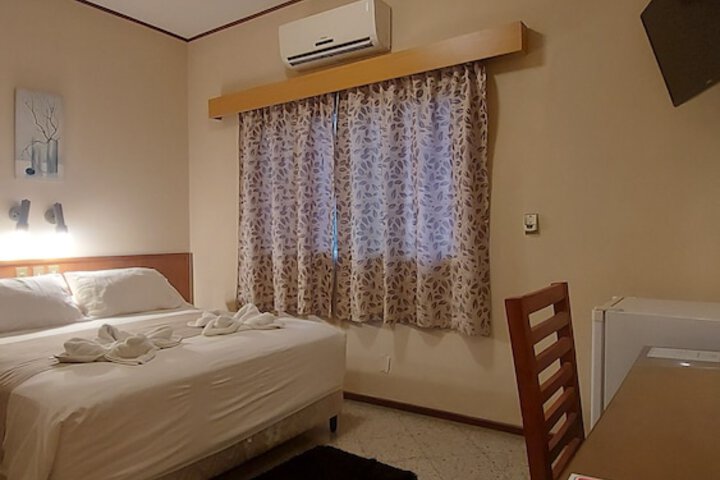 Room 21 of 37