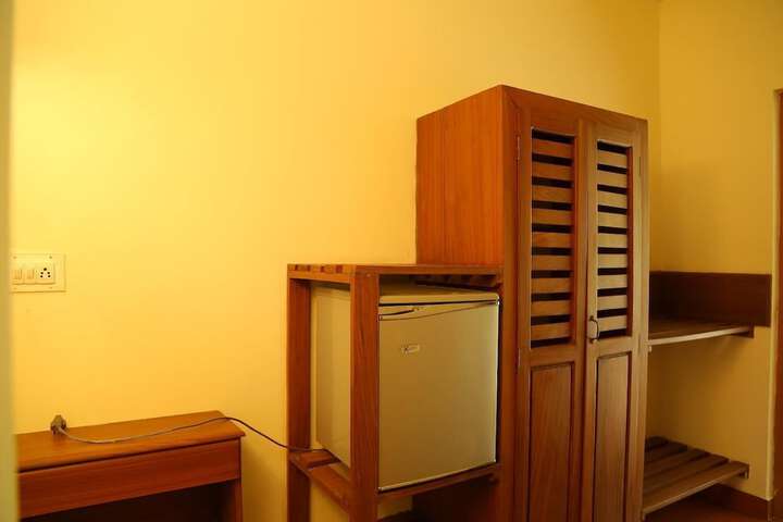 Room 3 of 37
