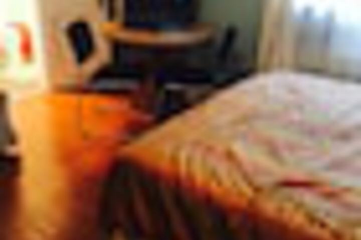 Room 32 of 246