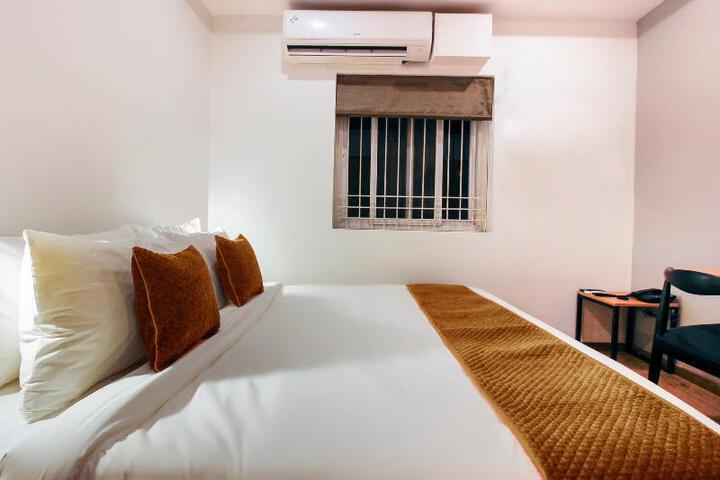 Room 12 of 17