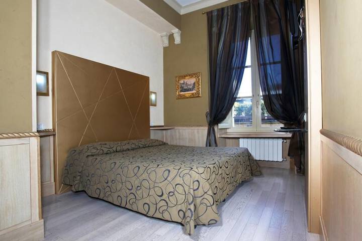 Room 10 of 49