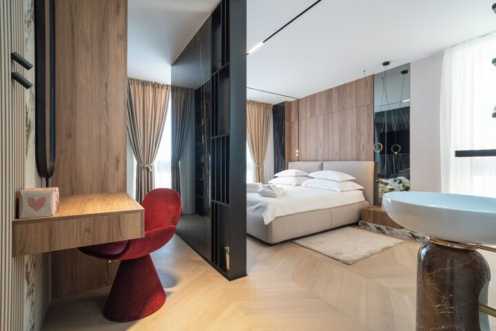 Room 22 of 45