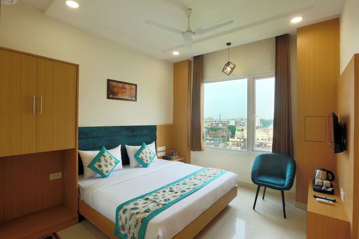 Room 7 of 11
