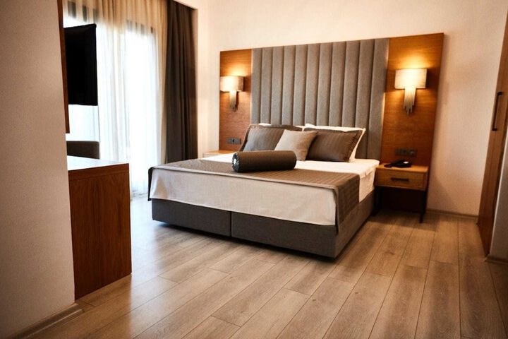 Room 4 of 48