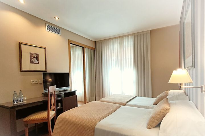 Room 14 of 30