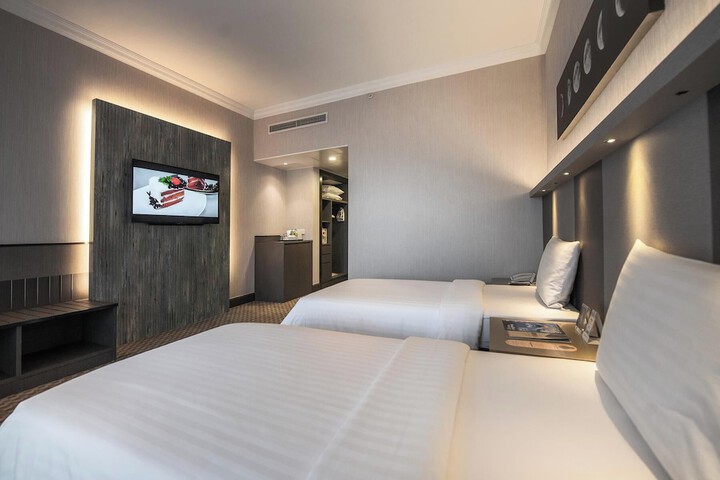 Room 8 of 79