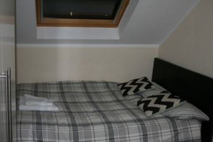 Room 32 of 42