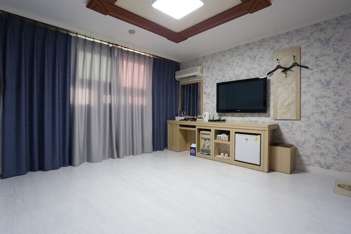 Room 22 of 32