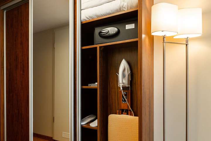 Room 17 of 63