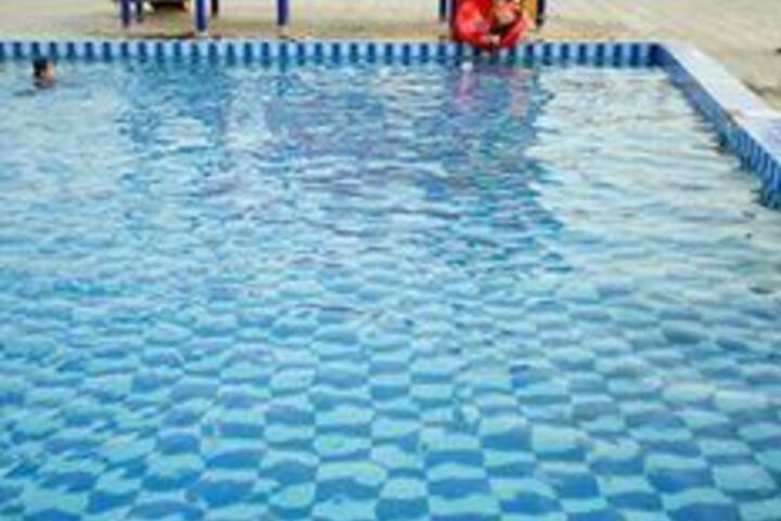 Pool 17 of 24