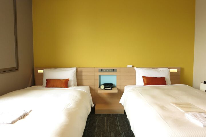 Room 28 of 70