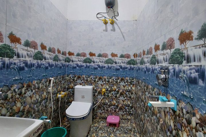 Room 21 of 25