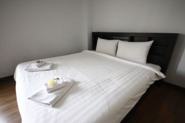 Room 6 of 20