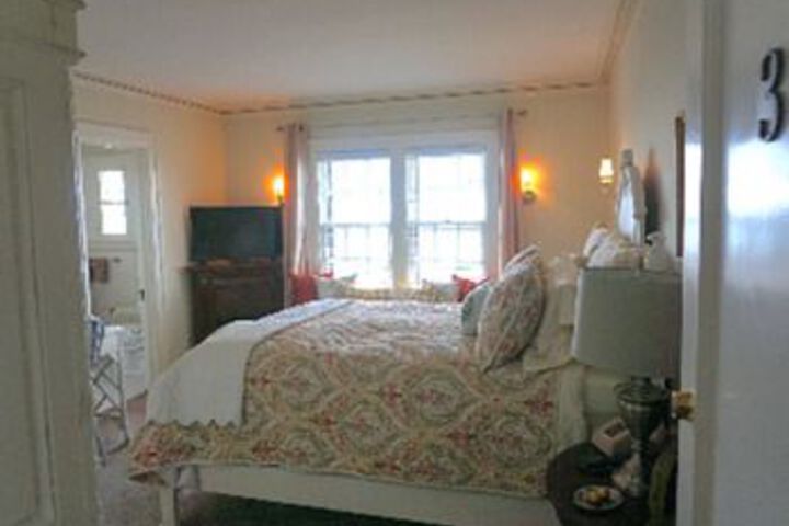 Room 17 of 35